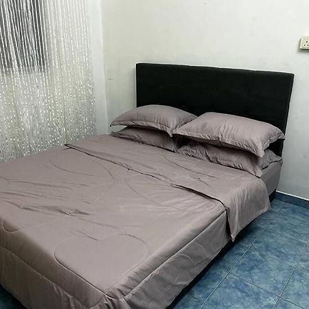 לומוט Manjung Modern + Cozy Terrace Home מראה חיצוני תמונה
