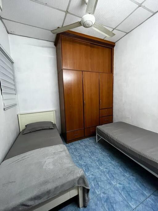 לומוט Manjung Modern + Cozy Terrace Home מראה חיצוני תמונה